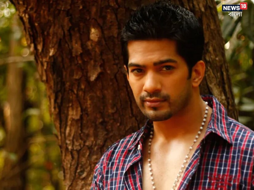সম্প্রতি, অভিনেতা এবং গায়ক অমিত ট্যান্ডন একটি সাক্ষাত্কারে তাঁর ব্যক্তিগত জীবন সম্পর্কিত এমন অনেকগুলি প্রকাশ করেছেন যা সোশ্যাল মিডিয়ায় আলোড়ন সৃষ্টি করেছে। এই সাম্প্রতিক সাক্ষাত্কারে, অমিত ট্যান্ডন তাঁর জীবনের সেই দিকগুলি প্রকাশ করেছেন যেগুলি সম্পর্কে তাঁর ভক্তরা অজানা ছিলেন। অভিনেতা খোলাখুলি স্বীকার করেছেন যে তিনি তার স্ত্রীর সঙ্গে একবার নয় একাধিকবার প্রতারণা করেছেন।