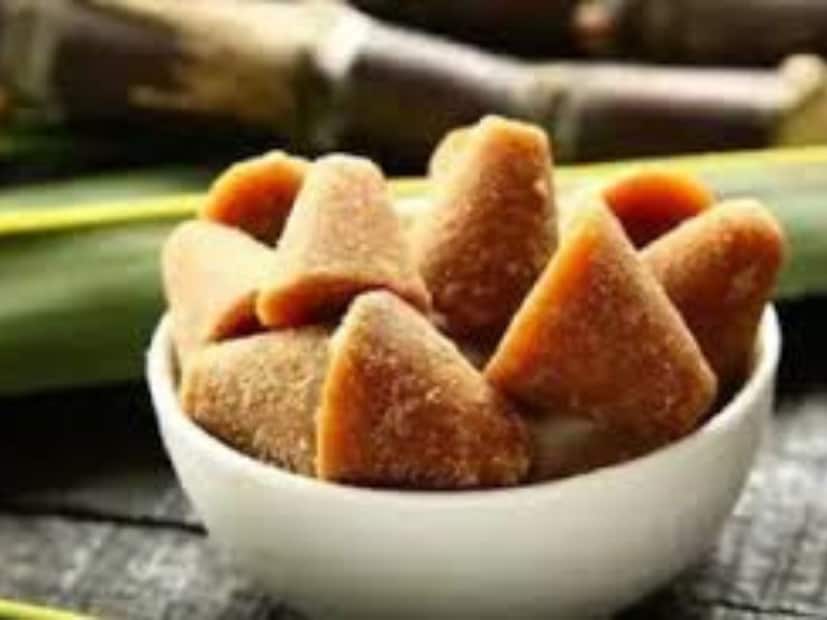 গুড়ের মধ্যে প্রচুর পরিমাণে ফাইবার পাওয়া যায়, যা ওজন কমাতে সহায়ক। গুড়ের মধ্যে রয়েছে অ্যান্টিঅক্সিডেন্ট এবং জিঙ্ক, যা শরীরের রোগ প্রতিরোধ ক্ষমতাকে শক্তিশালী করে। এটি শরীরকে রোগের বিরুদ্ধে লড়াই করার শক্তি দেয় এবং সংক্রমণ থেকে রক্ষা করে।