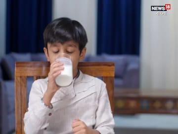 দুধ দেখলেই বাচ্চার বমি পায়? আপনার সন্তানের 'milk-biscuit syndrome' নেই তো? দুধ দেখলেই বাচ্চার বমি পায়? আপনার সন্তানের 'milk-biscuit syndrome' নেই তো?