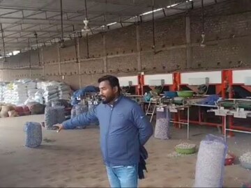 ১৫০ প্যাকেট রসুন এবং ১৫০ প্যাকেট আটা! ট্রাক নিয়ে এসে 'বিরাট' ডাকাতি দুষ্কৃতিদের