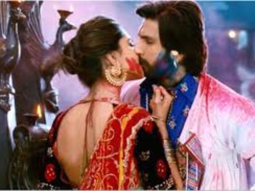 ঐশ্বর্য রাই দেশের নারীদের কাছে একটি আইকন হিসেবে পরিচিত। অনেকেই তাকে বলেছিলেন, যখন তারা তার এমন অন্তরঙ্গ দৃশ্য দেখে স্বাচ্ছন্দ্যবোধ করেন না, তখন তিনি এমন দৃশ্য করতে কীভাবে স্বাচ্ছন্দ্যবোধ করলেন?