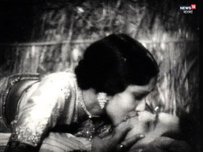 তাঁর স্বামী হিমাংশু রাইয়ের সঙ্গে তিনি বম্বে টকিজও প্রতিষ্ঠা করেন। এই ব্যানারে 'জওয়ানি কি হাওয়া'-এর মতো হিট ছবি উপহার দিয়েছেন তাঁরা। হিমাংশু রাই ১৯৪০ সালে মারা যান, তারপর দেবিকা রানী একাই বোম্বে টকিজ চালাতেন। ১৯৪৫ সালে, তিনি চলচ্চিত্র থেকে অবসর নেন, রাশিয়ান চিত্রশিল্পী স্বেটোস্লাভ রোরিচকে বিয়ে করেন।
