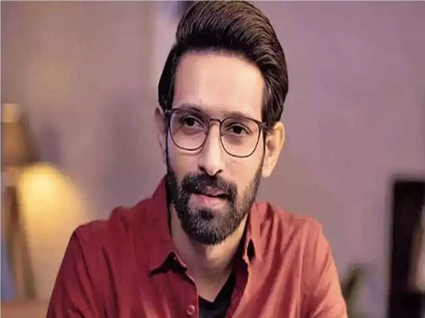 “বিক্রান্ত ওটিটি এবং চলচ্চিত্রে প্রচুর অফার পেয়েছেন। তাঁর ভয় হল যে তিনি নিজেকে বেশি দর্শকের সামনে প্রকাশ করে ফেলছেন এবং দর্শকরা শীঘ্রই তাঁকে দেখতে দেখতে ক্লান্ত হতে পারেন। তিনি প্রায়শই তাঁর কথোপকথনে এই উদ্বেগ প্রকাশ করেছেন যে অনেক বেশি চলচ্চিত্র করলে তাঁর দর্শকরা তাঁকে বেশি ক্লান্ত হয়ে যাবে। তাই বিরতি নেওয়া এবং নিজেকে কিছুটা সময় দেওয়া একটি সাহসী সিদ্ধান্ত। কেন নয়?&quot; নাম প্রকাশ না করার শর্তে জানিয়েছেন একজন পরিচালক।