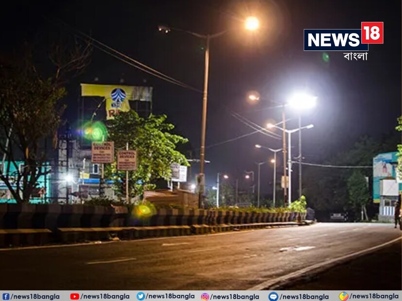 ইতিমধ্যেই ওই হায়নাকে ধরতে শহর লাগোয়া জঙ্গলে খাঁচা পেতেছে বন দফতর৷ কিন্তু সেই ফাঁদে ধরা দেয়নি একটিও হায়না৷ ফলে আতঙ্ক কাটেনি এলাকাবাসীরও৷ বন দফতরের পক্ষ থেকে অবশ্য জানানো হয়েছে, হায়নারা নরখাদক হয় না৷ তারা মৃত প্রাণীদের দেহাবশেষই খায়৷ 