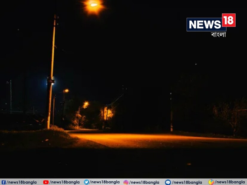 যদিও বন দফতরের এই আশ্বাসে ভয় কাটছে না কৃষ্ণ কলোনির বাসিন্দাদের৷ এই অবস্থায় মরিয়া হয়ে হায়নাকে ধরার চেষ্টা চালাচ্ছেন বন দফতরের কর্মীরা৷