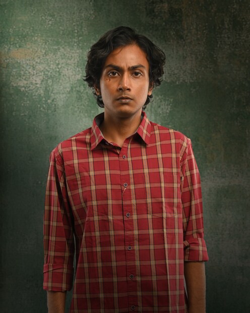প্রতিটি কোণায় কোণায় রয়েছে রহস্য-রোমাঞ্চ৷ তবে রোমাঞ্চের সঙ্গে কমেডিও রয়েছে হরর-কমেডি সিরিজে৷ সিরিজের নাম ভূত্তেরিকি৷