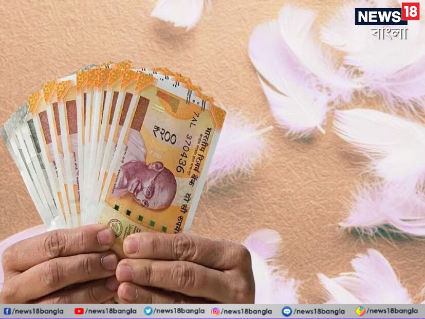 আমাদের চারপাশে এমন অনেক জিনিস রয়েছে যা জীবনে ইতিবাচক এবং নেতিবাচক প্রভাব ফেলে। এই সমস্ত বিষয় বাস্তুশাস্ত্রে ব্যাখ্যা করা হয়েছে। এর মধ্যে এমন কিছু জিনিস রয়েছে যা ঘরে সুখ ও সমৃদ্ধি নিয়ে আসে।