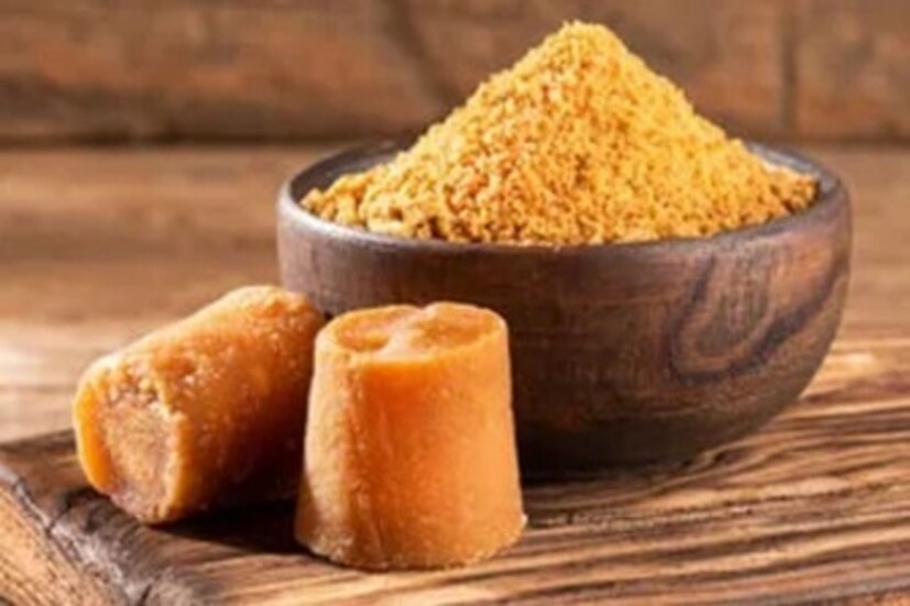 Makar Sankranti 2025, Makar Sankranti 2025 Daan, Makar Sankranti 2025 gud kala til Ka Daan, benefits of donating black sesame jaggery on makar Sankranti, makar sankranti par gud til daan ke fayde, anna daan ke fayde, what to donate on makar Sankrantiগুড়- মকর সংক্রান্তির দিন ভোরবেলা কোনও পবিত্র নদীতে স্নান করার পর পরিষ্কার কাপড় পরিধান করে সূর্যদেবকে স্মরণ করে গুড় দান করা উচিত। মকর সংক্রান্তির দিন গুড় দান করা সবথেকে শুভ বলে মনে করা হয়। প্রতীকী ছবি 