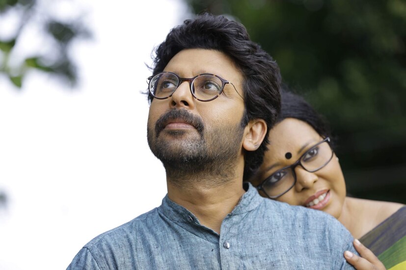 লোপামুদ্রা মিত্র আরও জানান, " জয়-লোপা এই জুটির ঊনত্রিশ বছরে পা দিল।সেদিক থেকে আমাদের এক্সপ্রেস বহুদিন ধরেই চলছে, কিন্তু সেটা নিয়মিত হয়ে ওঠে না। জয় আগে গিটারিস্ট হিসেবে আমার গানে বাজাতো, অনেক দিন হল ওঁর ব্যস্ততা ,সুরকার হয়ে ওঠা আমাদের একসাথে আর গান-বাজনা হয়ে ওঠে না। দুজনের রাস্তা দুজনের মতো চলতে থাকল। কিন্তু আমাদের মধ্যে একটা সঙ্গীতের সেতু বরাবর রয়ে গেছে। আমরা খুব ভাল বন্ধুও।" 