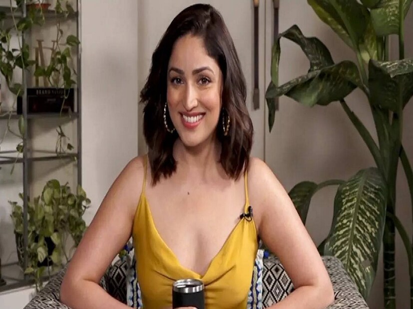 *ইয়ামি গৌতম: ইয়ামি গৌতম তাঁর প্রথম ছবি 'ভিকি ডোনার' করেছিলেন আয়ুষ্মান খুরানার সঙ্গে। ইয়ামির ক্যারিয়ারের শুরুর দিকে কিছু উত্থান-পতন থাকলেও পরে তিনি তার অভিনয় দক্ষতা দিয়ে দর্শকদের মন জয় করে নেন। আজ তিনি সকলের প্রিয় অভিনেত্রীদের অন্যতম।