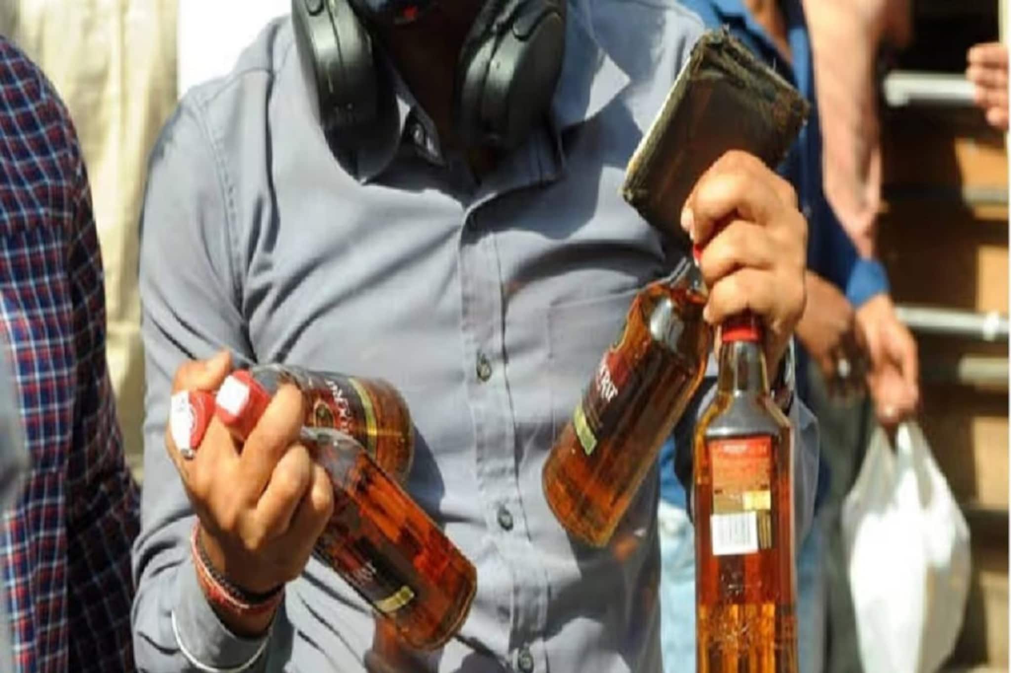 অবিশ্বাস্য! পুজোয় সবচেয়ে বেশি বিক্রি হল কোন মদ? কোন জেলা সবচেয়ে এগিয়ে?