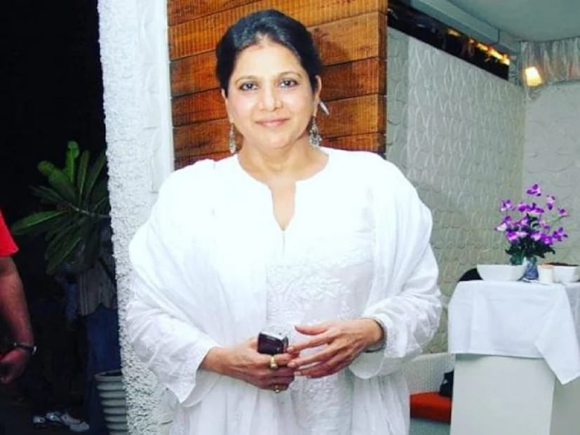তাঁর জীবনের একটা বড় টার্নিং পয়েন্ট ‘বিন্দিয়া’ বলে বি-গ্রেডের একটা ছবিতে অভিনয় করা৷ এর ফলে আশা সচদেব বেশ জনপ্রিয় হয়ে ওঠে৷ কিন্তু এর ফলে নির্মাতারা তাঁকে এড়িয়ে যেতে শুরু করে৷ তখনকার দিনের অনেক বড়-বড় অভিনেতাও তাঁর সঙ্গে অভিনয় করতে রাজি হননি৷