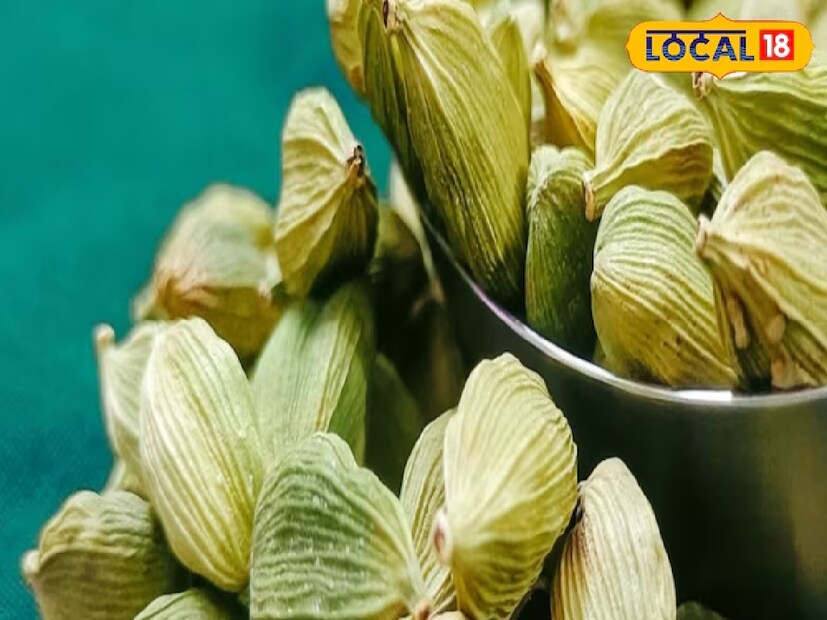 অনেক যুবক-যুবতীর বিয়ে ঠিক হয় না। কোনও না কোনও কারণে সম্পর্ক বারবার ভেঙে যায়, তাই এই ধরনের সমস্যা থাকলে বৃহস্পতিবার মন্দিরে গিয়ে হলুদ জামাকাপড় পড়ে, নৈবেদ্যে সবুজ এলাচ দিয়ে ভগবানকে নিবেদন করা উচিত। নিজেও খান। কোনো গরীব বা অসহায় ব্যক্তিকে প্রসাদের সঙ্গে এলাচও দান করুন। ইচ্ছা শীঘ্রই পূরণ হবে। 