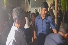 এন্টালির কনভেন্ট রোডে হঠাৎ হুড়মুড়িয়ে ভেঙে পড়ল বাড়ি! মৃত ২, আটকে বেশ কয়েকজন