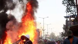 জ্বলছে মণিপুর