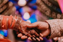জোর করে পণ দিয়েছে শ্বশুরবাড়ি, মামলা ঠুকলেন জামাই! অভিযোগ শুনে কী বলল আদালত?