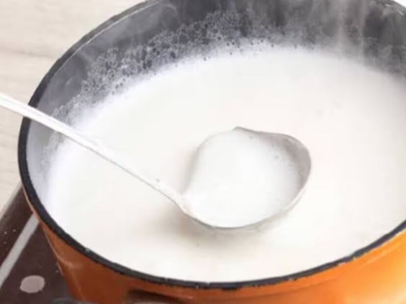 গৃহিণী ঝুমকি সাহা জানালেন রূপচর্চার ক্ষেত্রেও এই কেটে যাওয়া দুধ জরুরী। এই কেটে যাওয়া দুধকে ঠান্ডা করে রেখে তা তুলো দিয়ে মুখে ঘষলে ক্লিনজারের কাজ করে।