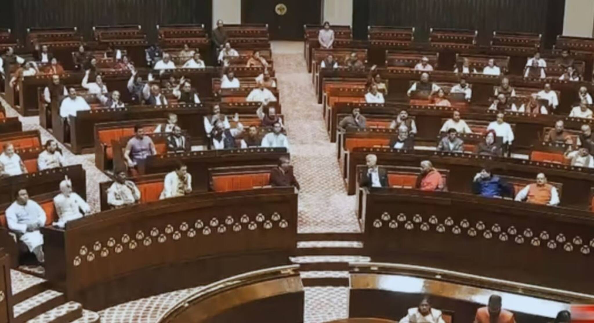 শীতকালীন অধিবেশনের জন্য সংসদে পৌঁছলেন শাহ, কঙ্গনা, শশী থারুর