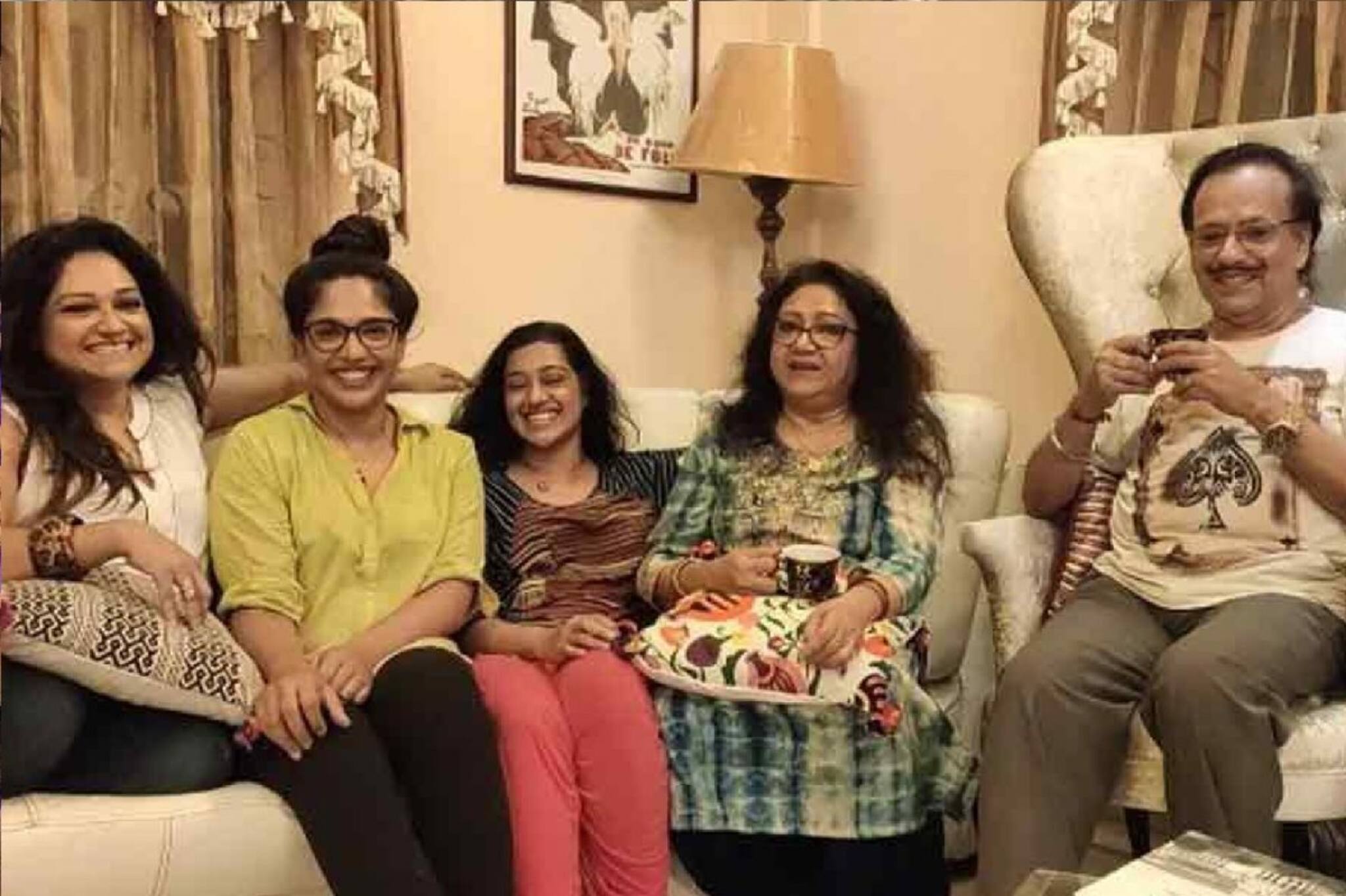 একসঙ্গে তিন মেয়ের পাত্রের খোঁজ, খবরের কাগজে বিজ্ঞাপন পিসি সরকার জুনিয়রের