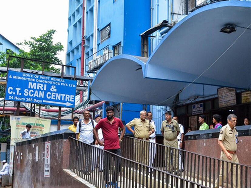 RG Kar Case: আরজি কর কাণ্ডে বিস্ফোরক অভিযোগ! বিনীত গোয়েলের সঙ্গে CBI অফিসার সম্পত মীনার কী ‘সম্পর্ক’! কোন চার জনকে নিশানা আইনজীবীর?
