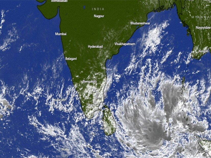 আবহাওয়া দফতরের প্রতিবেদনে বলা হয়েছে, মধ্য ও উপরের ট্রপোস্ফিয়ারে পশ্চিমী বাতাসে একটি ট্রফ তৈরি হচ্ছে। তাদের প্রভাবের কারণে উত্তর-পূর্ব অসমে একটি ঘূর্ণাবর্ত তৈরি হয়েছে। ১০ এবং ১২ জানুয়ারির মধ্যে পূর্বদিকের বাতাসের সঙ্গে একটি নতুন পশ্চিমী ঝঞ্ঝা উত্তর-পশ্চিম ভারতকে প্রভাবিত করতে পারে।