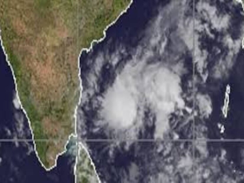 আবহাওয়া দফতরের মতে, ঘূর্ণিঝড় পরিস্থিতি পূর্ব নিরক্ষীয় ভারত মহাসাগর এবং সংলগ্ন দক্ষিণ আন্দামান সাগরে সক্রিয় রয়েছে, যা সমুদ্রের মধ্যবর্তী ট্রপোস্ফিয়ার পর্যন্ত বিস্তৃত। এর প্রভাবে একটি নিম্নচাপ এলাকা তৈরি হয়েছে। এই নিম্নচাপ ২৫ নভেম্বর সোমবার গভীর নিম্নচাপে পরিণত হওয়ার সম্ভাবনা রয়েছে।