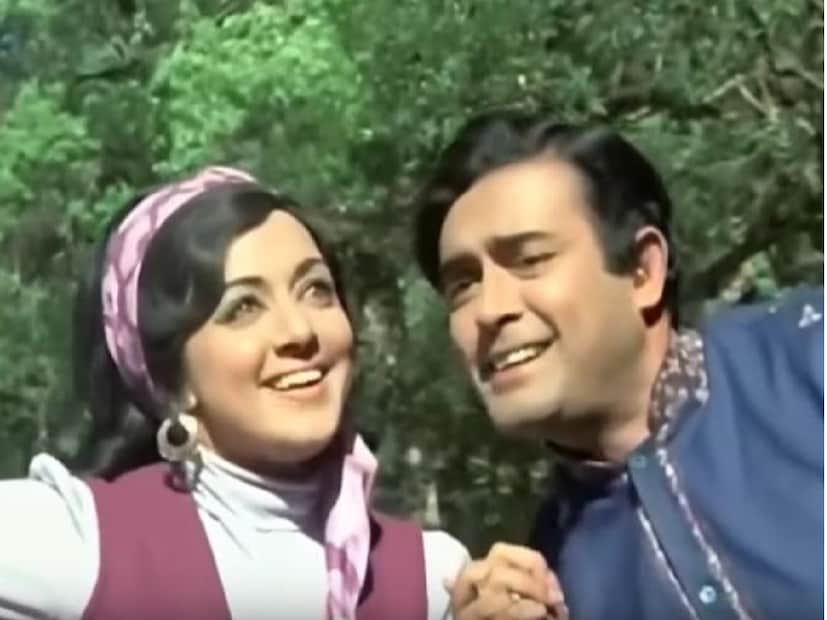 এরপর হেমা মালিনীকে বিয়ের প্রস্তাব দিয়েছিলেন সঞ্জীব কুমার। লেখক হানিফ জাভেরি এবং সুমন্ত্র বত্রা তাঁদের বইয়ে এই বিষয়ে উল্লেখ করেছেন। হেমা যখনই সঞ্জীবের মায়ের সঙ্গে দেখা করতেন, মাথা ঢেকে রাখতেন। তবে পরবর্তীকালে তাঁদের সম্পর্কে তিক্ততা আসে। দু’জনের প্রেম আর বিয়ে পর্যন্ত গড়ায়নি।