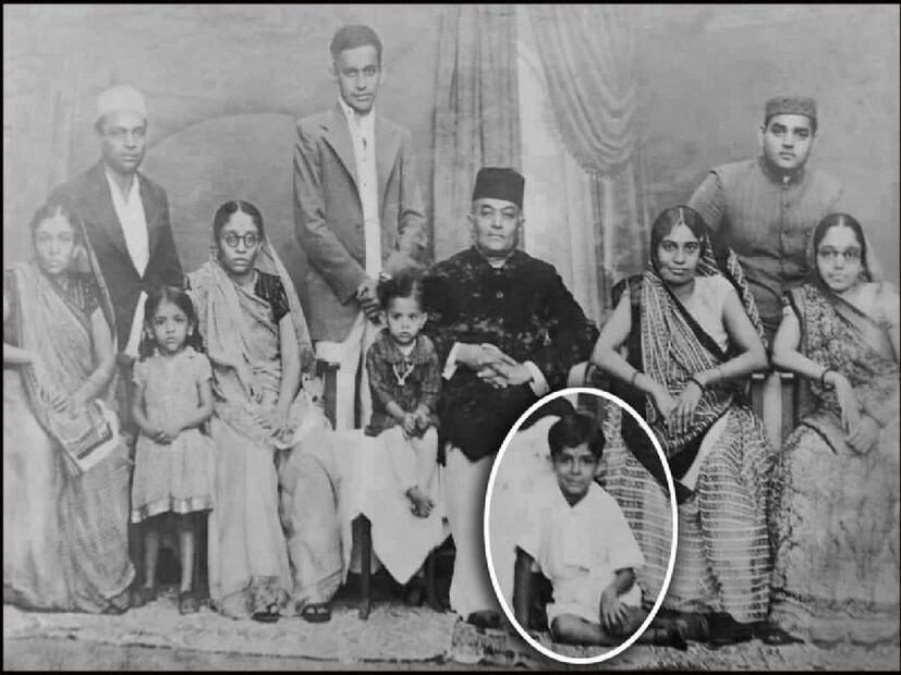 সাদাকালো ছবির এই শিশু ভারতীয় চলচ্চিত্র জগতের এক উজ্জ্বল নক্ষত্র। ১০০-এর বেশি ছবিতে অভিনয় করেছেন। তার মধ্যে কিছু চরিত্র আজও অমর। মজার বিষয় হল, প্রথম ছবিতে বড়পর্দায় মাত্র দু’মিনিট মুখ দেখানোর সুযোগ পেয়েছিলেন। কিন্তু ওইটুকুতেই নিজের জাত চিনিয়ে দেন। এমন অভিনয় করেন, একের পর এক ছবির অফার আসতে শুরু করে। কিন্তু কে এই শিশু? 