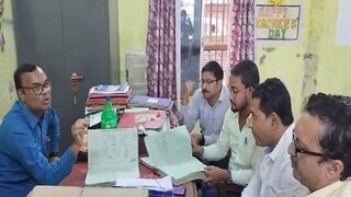 কে এলেন স্কুলে!