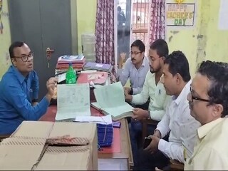 কে এলেন স্কুলে!
