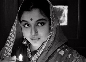 ২৭০০ কোটি টাকার মালকিন বলিউডের টপ নায়িকা, কিন্তু পকেটে কানাকড়িও ছিল না