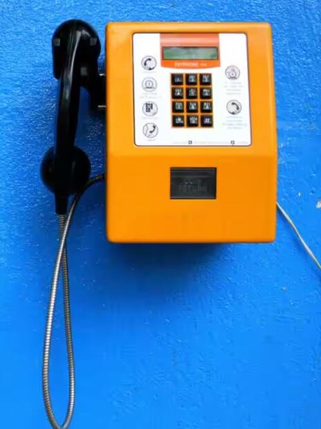 isd কী?সাধারণ জ্ঞান সম্পর্কিত ওয়েবসাইট ব্রেইনলিতে কেউ একজন এই প্রশ্ন করেছিলেন, যার উত্তর দেওয়া হয়েছে। তার ভিত্তিতে আমরাও আপনাকে এই উত্তর জানাচ্ছি। আজকের সময়ে, আন্তর্জাতিক কল করা খুব সহজ, আপনি হোয়াটসঅ্যাপ বা অন্যান্য অ্যাপের মাধ্যমে অডিও এবং ভিডিও কল করতে পারেন। কিন্তু ১০ বছর আগেও আন্তর্জাতিক কল করার জন্য মানুষকে আইএসডি কল করতে হতো। আইএসডি (ISD) মানে ইন্টারন্যাশনাল সাবস্ক্রাইবার ডায়ালিং (International Subscriber Dialing)। প্রতিটি দেশের নিজস্ব আইএসডি কোড (ISD Code) আছে। ভারতের কোড হল +91। আপনি কোনও অপারেটর ছাড়াই আইএসডি কল করতে পারেন, আপনাকে প্রথমে সেই দেশের আইএসডি কোড ডায়াল করতে হবে এবং তারপর নম্বরটি ডায়াল করতে হবে।