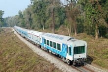 উৎসবের মরশুমে স্পেশাল ট্রেন, ভিড় সামলাতে উত্তর পূর্ব সীমান্ত রেলওয়ের পদক্ষেপ