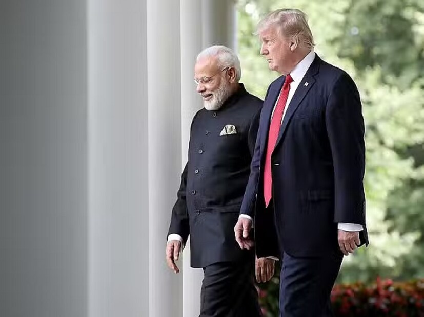 ট্রাম্প জানিয়ে দেন, ‘আমরা সবার সঙ্গে চুক্তি করব না। কয়েকজনের জন্য আমরা কেবল তাদের একটি চিঠি পাঠাব, অনেক ধন্যবাদ জানাব। জানিয়ে দেব, আপনাকে ২৫, ৩৫, ৪৫ শতাংশ দিতে হবে। এটি একমাত্র সহজ উপায়।‘
