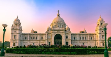 সম্পূর্ণ সাদা ভিক্টোরিয়াকে একবার পুরো কালো করে দেওয়া হয়েছিল! কেন জানেন? সম্পূর্ণ সাদা ভিক্টোরিয়াকে একবার পুরো কালো করে দেওয়া হয়েছিল! কেন জানেন?