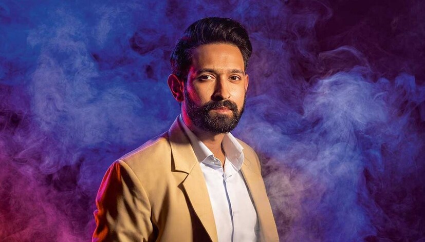 দেশের অবস্থা অত্যন্ত সুখকর, কোনও ধর্মের মানুষের কোনও ভয় নেই৷ বলিউড অভিনেতা বিক্রন্ত মাসের এই বক্তব্য ঘিরে নেটদুনিয়ায় তোলপাড়৷ বিজেপির সমালোচক হিসেবে পরিচিত অভিনেতার এহেন মন্তব্য স্বাভাবিক ভাবে বিজেপি বিরোধিদের মনে প্রশ্ন তুলেছে৷ তাহলে কি নিজের অবস্থান বদল করলেন অভিনেতা? 