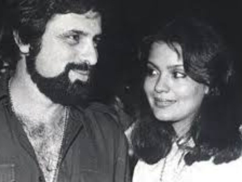 পিপিংমুনের এক প্রতিবেদনে বলা হয়েছে, একবার সঞ্জয় খান একটি হোটেলে পার্টিতে যোগ দিতে গিয়েছিলেন এবং জিনাত যখন এটি জানতে পারেন, তখন তিনি তাকে খুঁজতে সেখানে যান। এর পর সঞ্জয় খান তাকে একটি ঘরে টেনে নিয়ে মারধর করেন। সঞ্জয় খানের বিরুদ্ধে পরকীয়ার অভিযোগ তুলেছিলেন জিনাত আমান।