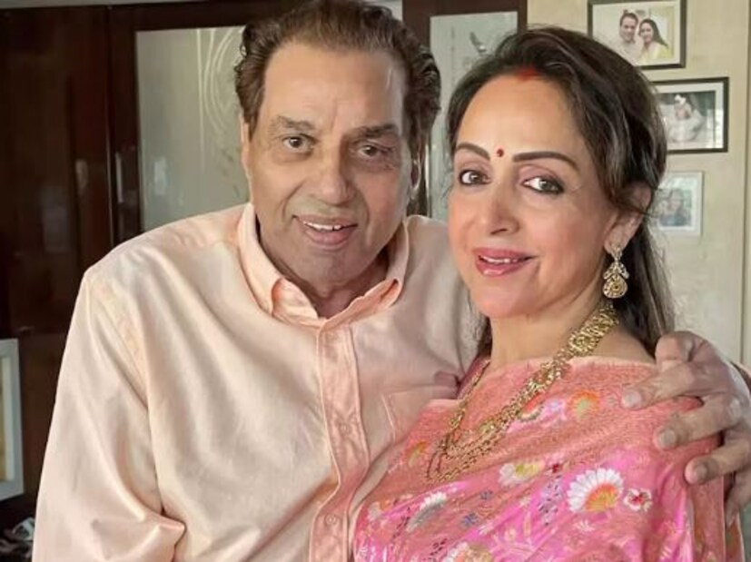 ধর্মেন্দ্র তাঁর ক্যারিয়ারে প্রায় প্রতিটি অভিনেত্রীর সঙ্গেই কাজ করেছেন। ধর্মেন্দ্র একা হেমা মালিনীর সঙ্গে ৩৫টিরও বেশি ছবিতে কাজ করেছেন। যার মধ্যে ২০টিরও বেশি ছবি হিট হয়েছে।