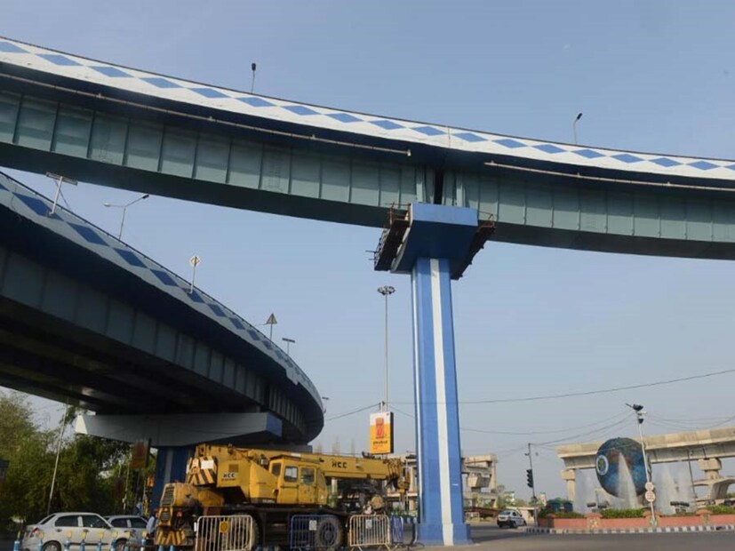 এক্ষেত্রে যে সমস্ত গাড়ি উড়ালপুল ধরে বা ই এম বাইপাস মুখে যাবে তারা পার্ক সার্কাস থেকে সুরাবর্দি অ&#x200d;্যাভিনিউ, দরগা রোড, চার নম্বর হয়ে বাইপাসের দিকে যেতে হবে। (রিপোর্টার-- অমিত সরকার)