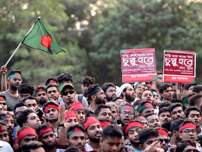 বাণিজ্য নির্ভরতা কমানোর প্রচেষ্টা: পরিবর্তিত পরিস্থিতিতে বাংলাদেশ এখন আলু ও পেঁয়াজের মতো খাদ্যপণ্যগুলি অন্যান্য দেশ থেকে আমদানির জন্য ভারতের উপর নির্ভরশীলতা কমানোতে সচেষ্ট হয়েছে।