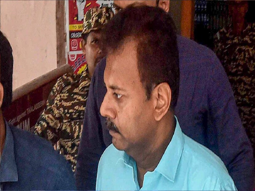 তথ‍্যপ্রমাণ লোপাটের যে অভিযোগ এনেছে সিবিআই তারই সন্ধানে ডিজিটাল এভিডেন্স হিসেবে এই ফুটেজকে হাতিয়ার করবে আদালতে। আপাতত ১৩ ডিসেম্বর পর্যন্ত জেল হেফাজতে দু'জন।