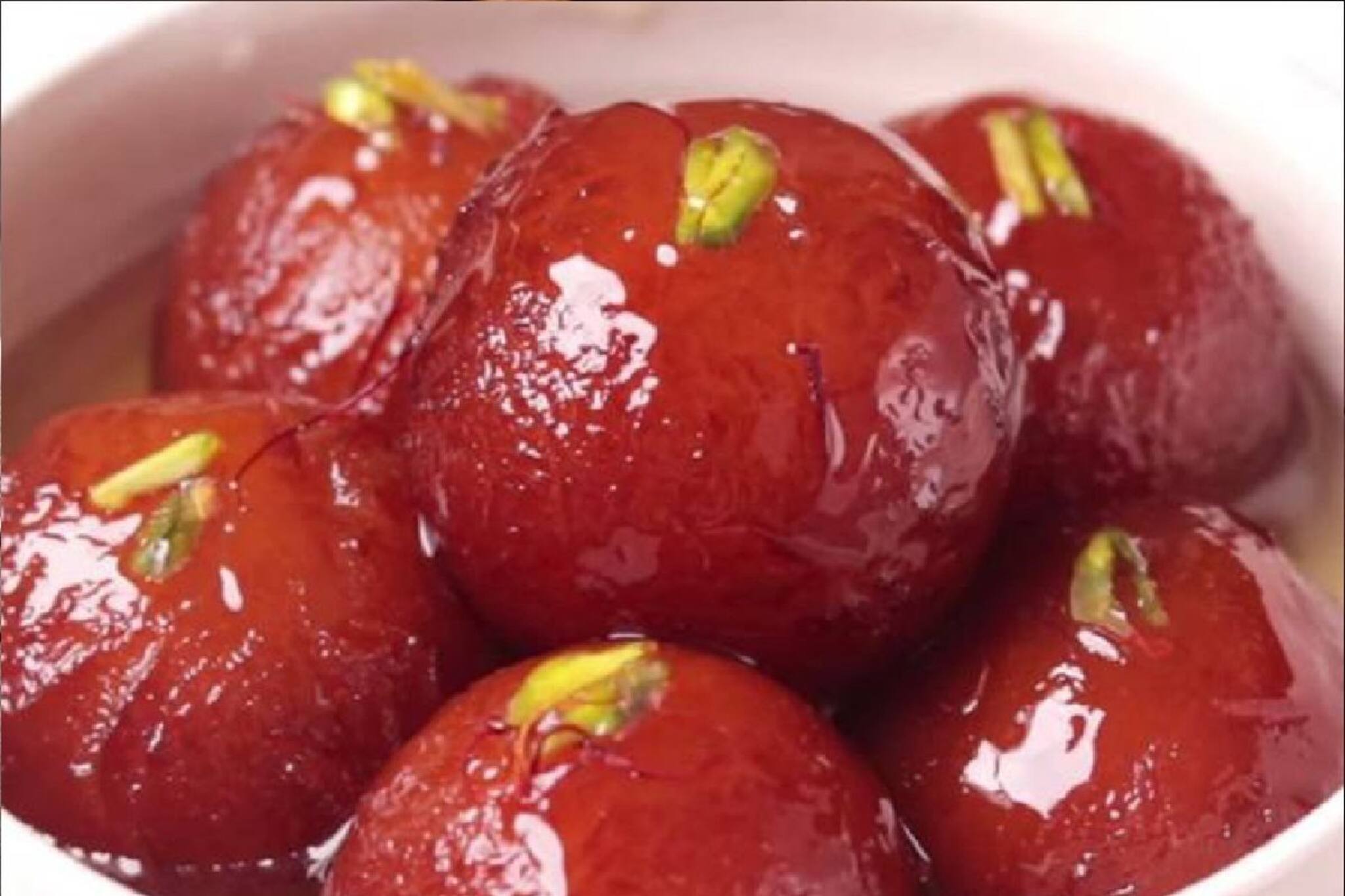 আপনার কি খালি মিষ্টি খেতে ইচ্ছে করে? সাবধান! শরীরে মারণরোগের থাবা হতে পারে জানুন