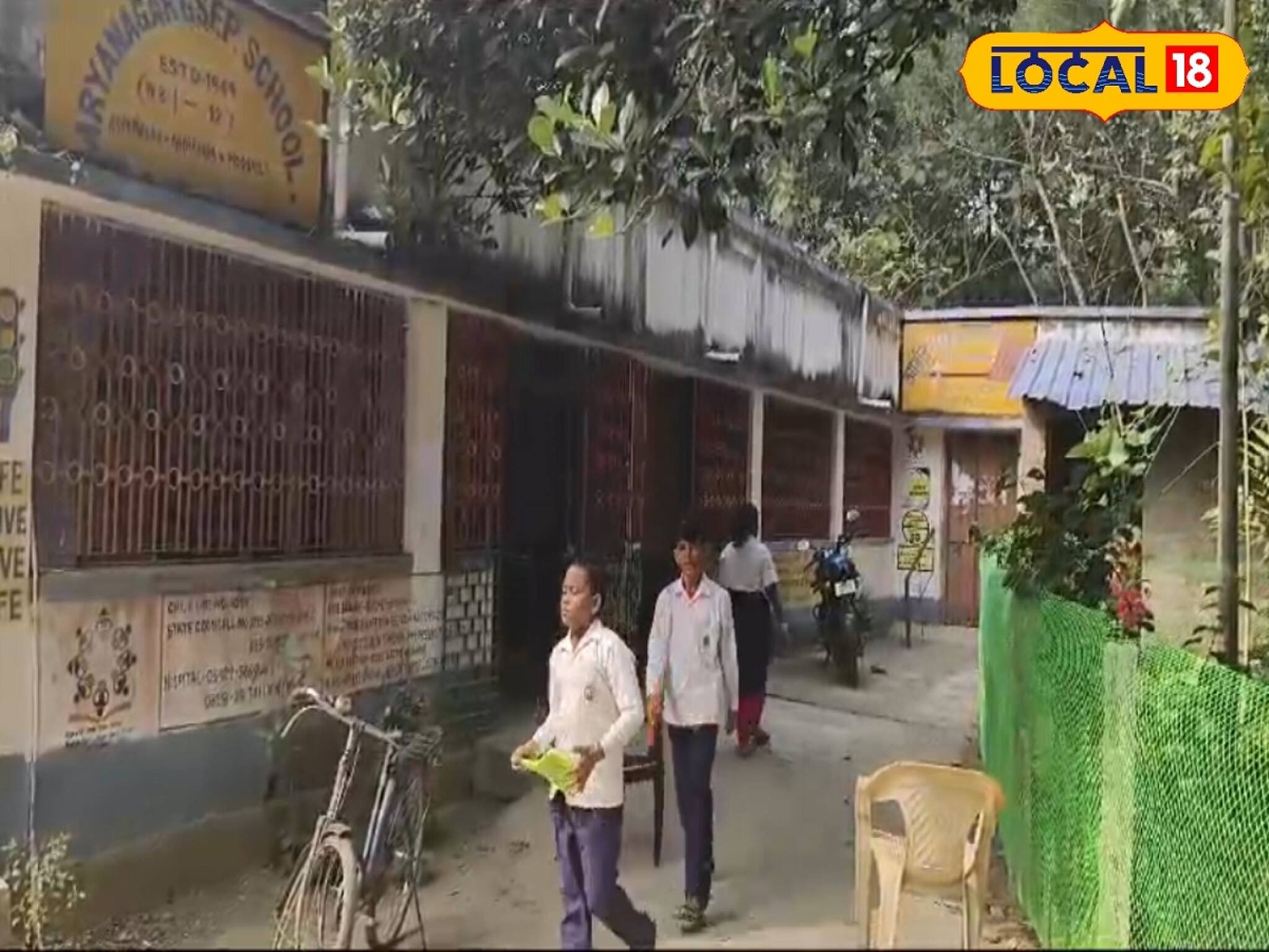 মুড়ি দেখে লোভ সামলাতে পারল না চোরের দল! চুরি করতে এসে একী ঘটল? জানলে অবাক হবেন