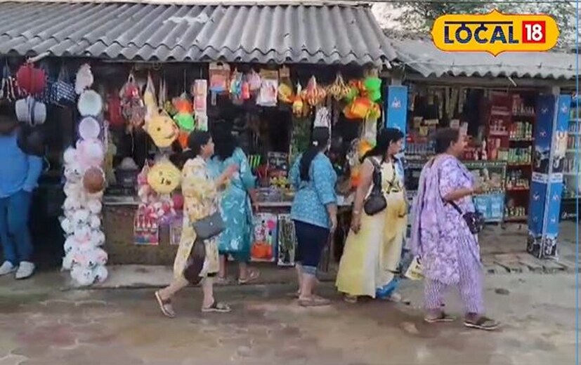 এদিকে পর্যটক বেশি আসার খবরে খুশি সকলেই। দ্রুত এই পর্যটন কেন্দ্রে আরও অনেক কিছুই চালু করা হবে বলে জানিয়েছেন নামখানার পঞ্চায়েত সমিতির সভাপতি অভিষেক দাস। কলকাতা থেকে মাত্র ৩ ঘন্টার দূরত্বেই রয়েছে এই সমুদ্র সৈকত। থাকা-খাওয়া থেকে আশপাশ ঘুরে দেখার খরচ অনেকটাই কম এখানে।