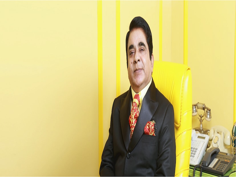 দারিদ্র্য এবং বেকারত্বের মতো আর্থ-সামাজিক প্রতিবন্ধকতা সত্ত্বেও, বাংলাদেশ তার কোটিপতিদের ভাগ্য বৃদ্ধির সাক্ষী হয়েছে। মুসা বিন শমসের এবং সলমান এফ রহমানের মতো ব্যক্তিরা বিশ্ব মঞ্চে বাংলাদেশি উদ্যোক্তাদের ক্রমবর্ধমান প্রভাব দেখাচ্ছে। মুকেশ অম্বানির মতো আন্তর্জাতিক চুম্বকদের তুলনায় এই বিলিয়নিয়ারদের সম্পদের পরিমাণ কমই থাকে।