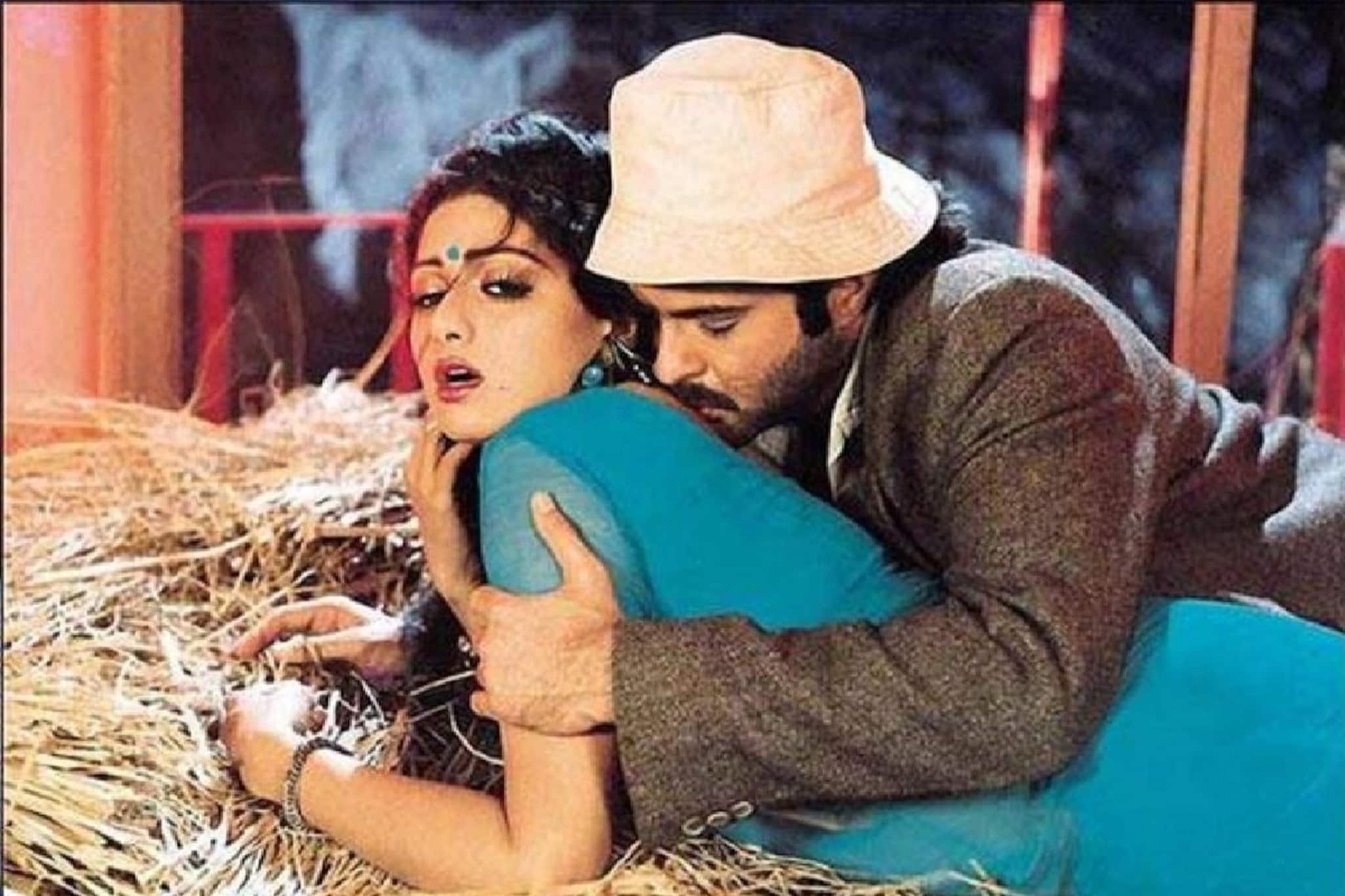 জ্বরে পুড়ছে শরীর, বৃষ্টি ভিজে অনিলকে চুম্বন শ্রীদেবীর! এই ঘটনা বনি নিজেই দেখেন