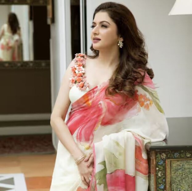 ১৯৮৭ এ নিজের অভিনয় জীবন শুরু করেন ভাগ্যশ্রী৷ তারপর ১৯৮৯-এ একটি ছবিতে বদলে যায় তাঁর জীবন৷ 