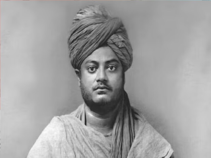 জীবনে তিনটি আদর্শ চোখ বন্ধ করে মেনে চলার কথা বলেছেন স্বামীজী। তিনি বলেছেন, 'যারা তোমায় সাহায্য করেছে, তাঁদের কখনও ভুলে যেও না। যারা তোমাকে ভালোবাসে, তাদের কোনওদিন ঘৃণা করো না। আর যারা তোমাকে বিশ্বাস করে, তাদের কখনও ঠকিয়ো না।'