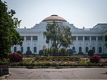 পরীক্ষার সময়ে তারস্বরে বাজে মাইক, পড়াশোনায় ব‍্যাঘাত! পড়ুয়াদের সমস‍্যা এবার বিধানসভায়, কোন নম্বরে ফোন করে অভিযোগ জানান যাবে? জেনে নিন   WB AssemblyImage: News18