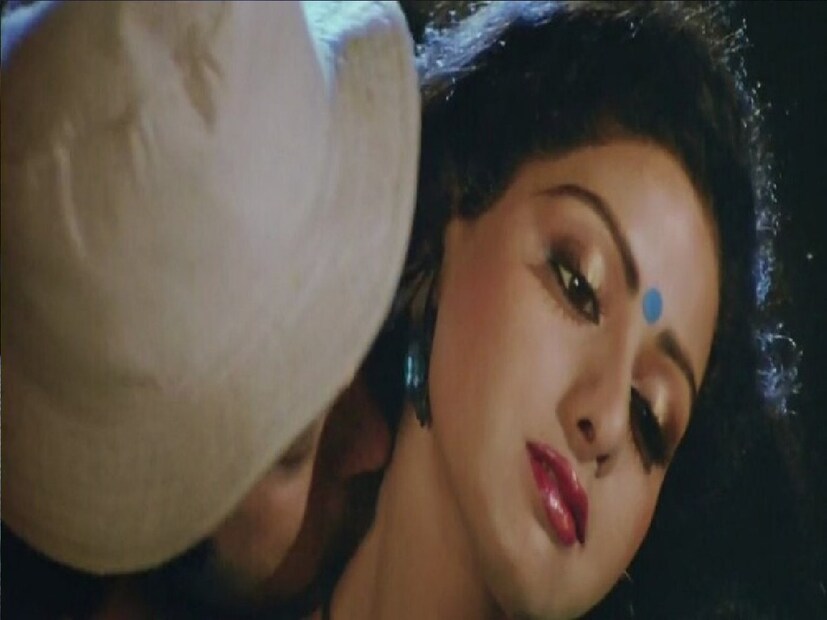 এই গানের শ্যুটিংয়ের এক অজানা কাহিনি পরিচালক ও প্রযোজক দুজনেই বিভিন্ন সময়ে ভাগ করে নিয়েছেন।